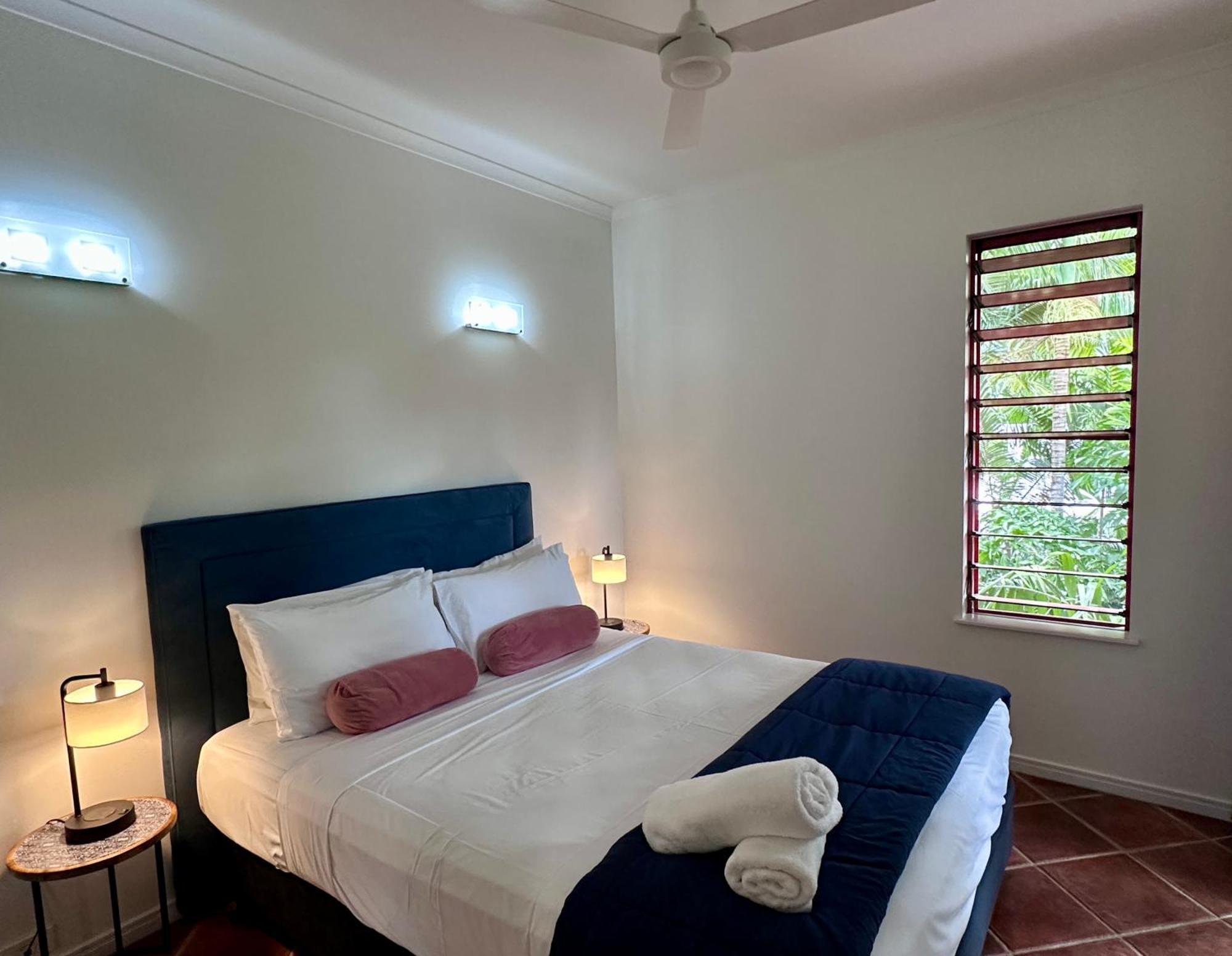 Oasis At Palm Cove Aparthotel Екстериор снимка